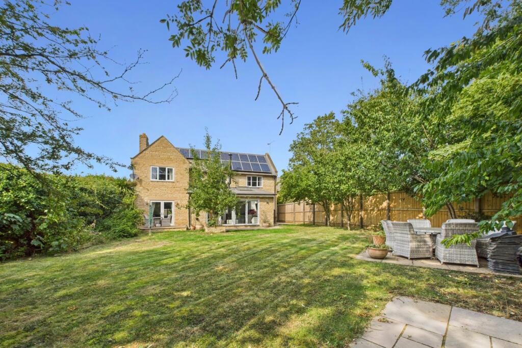 5-bed detached on Laxton Drive, Oundle, Peterborough, Northamptonshire, PE8, £650,000