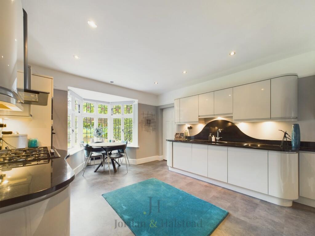 Hillside Road, Frodsham, Cheshire, WA6 photo 4