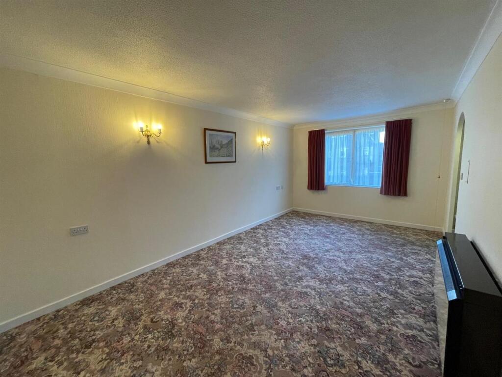Grosvenor Crescent, Scarborough photo 4