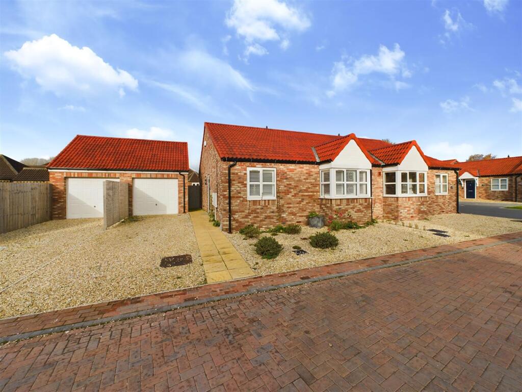 Main image of property: 72 West End Falls, Nafferton, Driffield, YO25 4QA