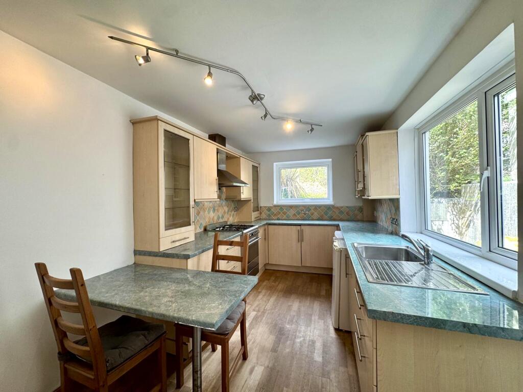 House in Pant, Pen-y-wern, Dowlais - View 5