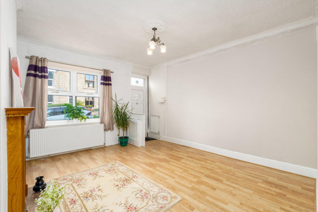 House in High Peak, Hadfield - View 5