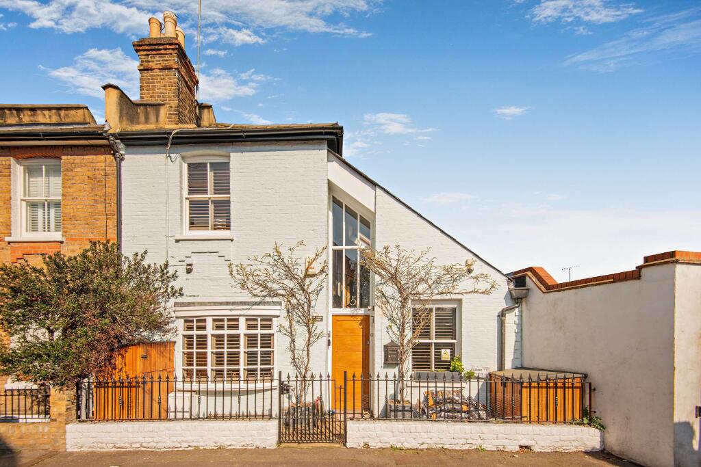 Main image of property: Worple Way, Richmond