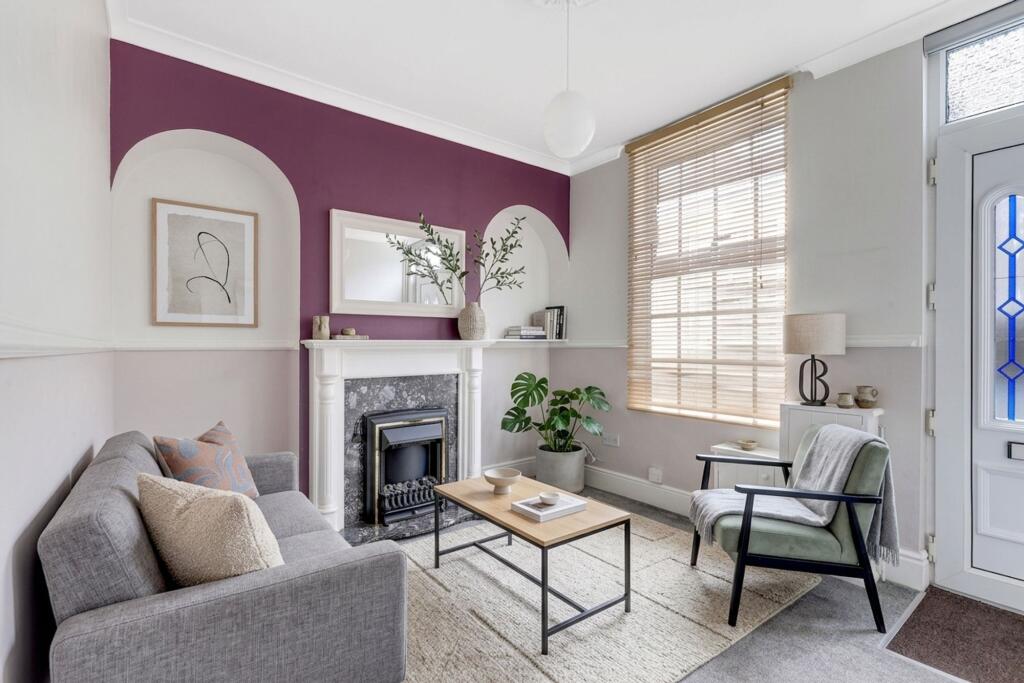 House in Nottingham - View 2