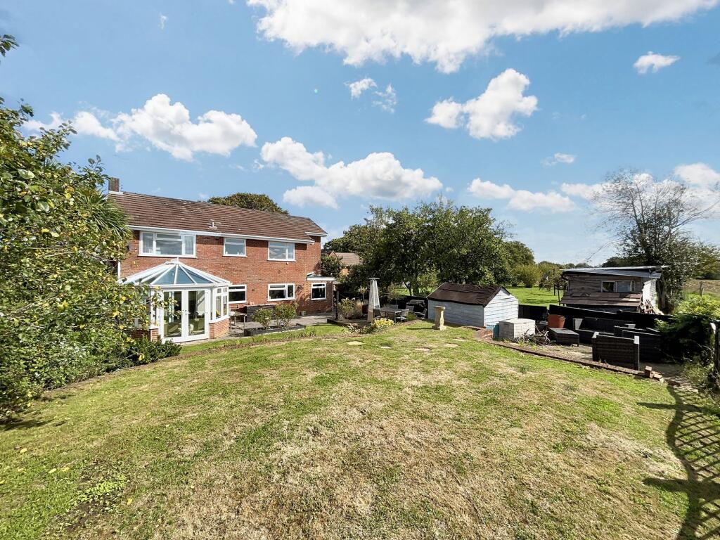Ringwood Road, Alderholt, SP6 photo 3