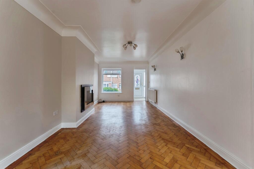 Linden Drive, Prenton - View 5
