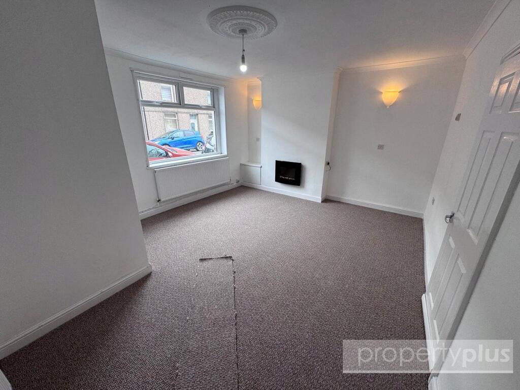 House in Pontygwaith, Stanleytown, Tylorstown - More