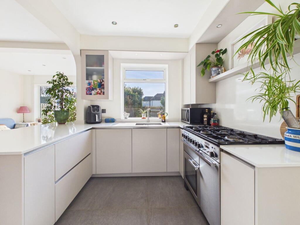 Angus Road, Goring-by-Sea, Worthing, BN12 photo 4