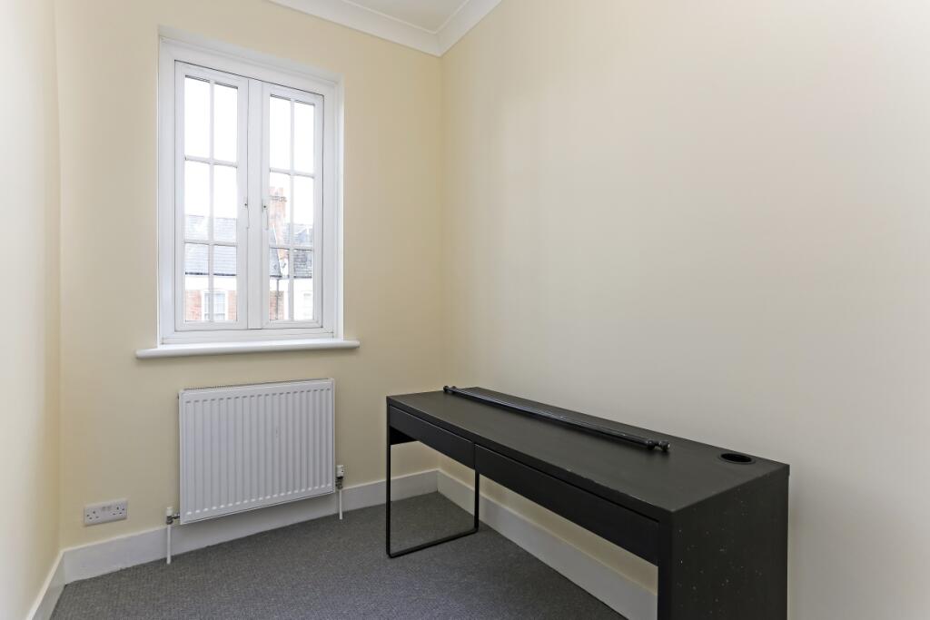 Apartment in London - More
