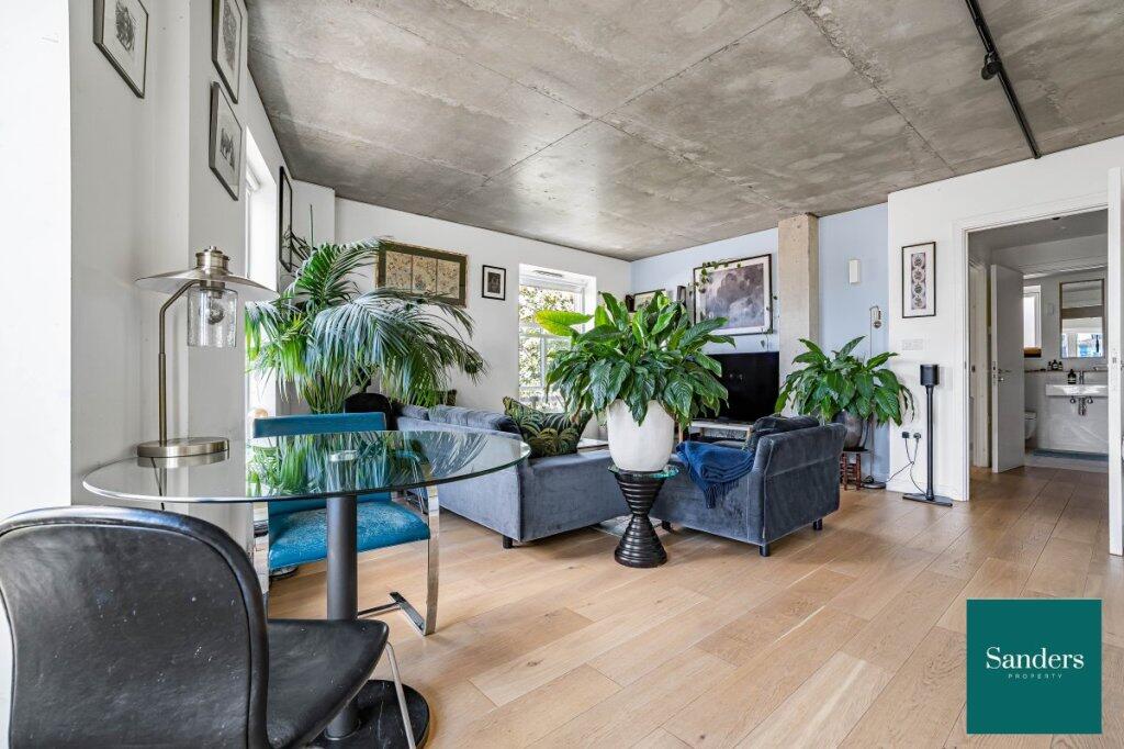 Apartment in London - View 5