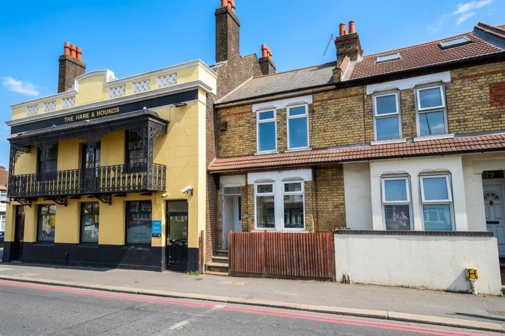 Main image of property: 327 Purley Way, Croydon