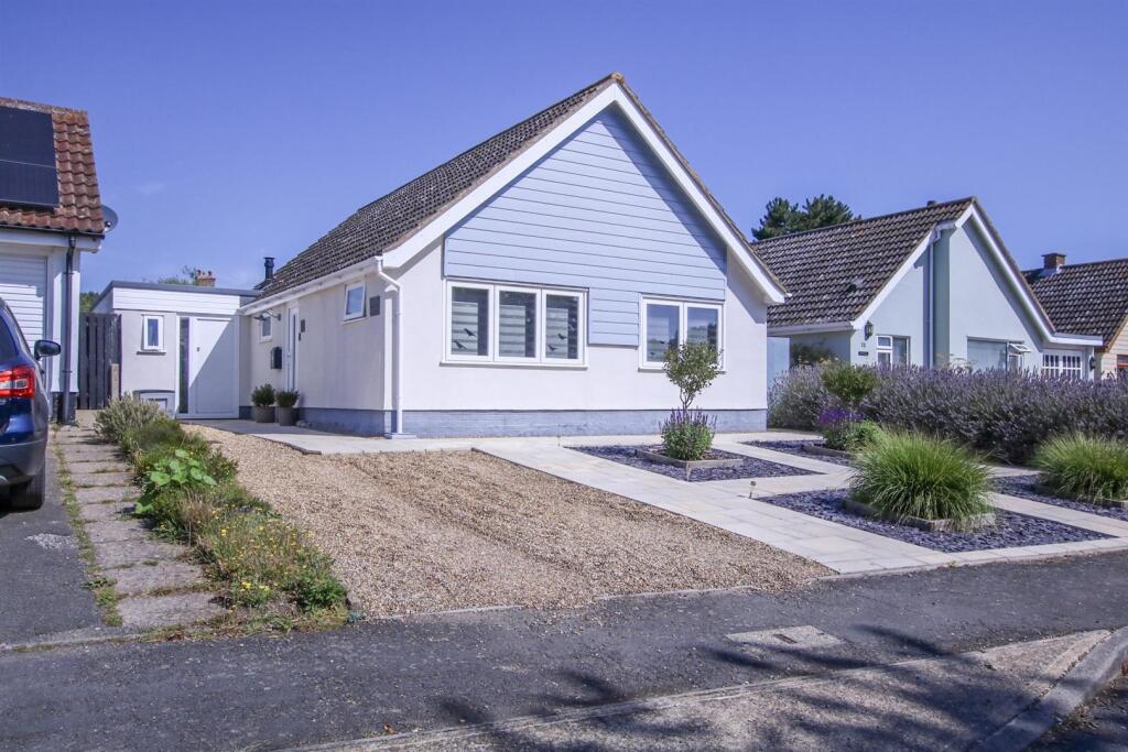 2-bed detached on Grange View, Westleton, £395,000
