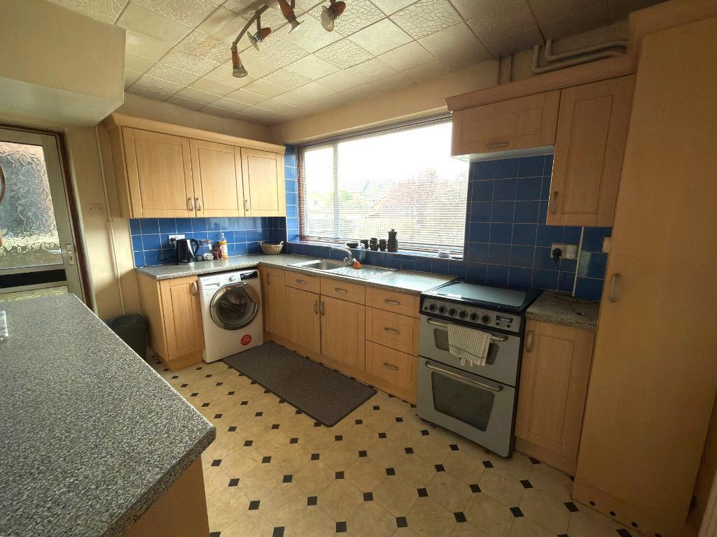 Roman Road, Challney, Luton, Bedfordshire, LU4 9SE - View 2