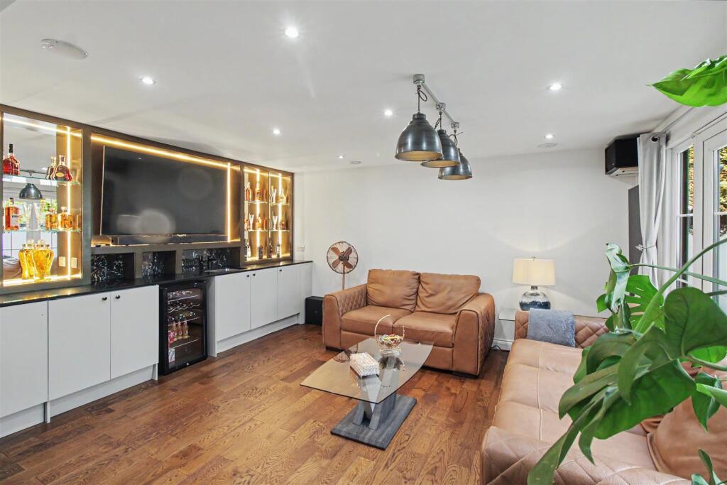 House in King's Lynn and West Norfolk, South Wootton - View 4