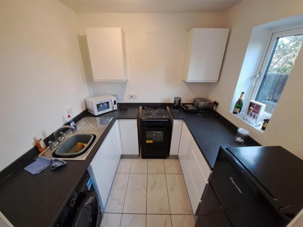 Apartment in Rochester - View 5