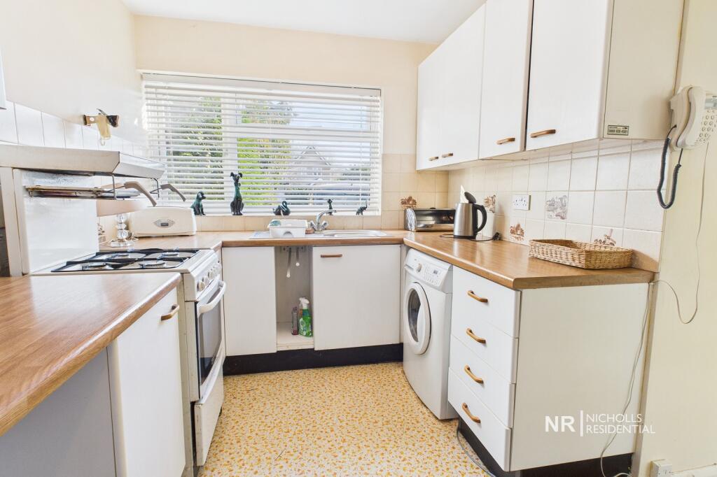 House in London, Malden Rushett - View 5