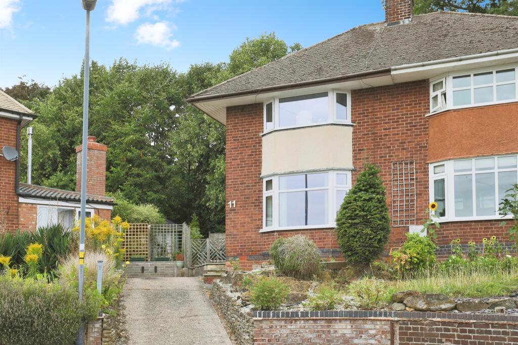 Main image of property: Station Avenue, Warwick