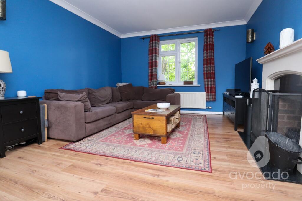 House in Surrey Heath, Surrey - View 5