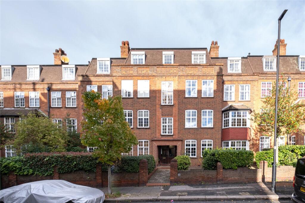 Apartment in London - More