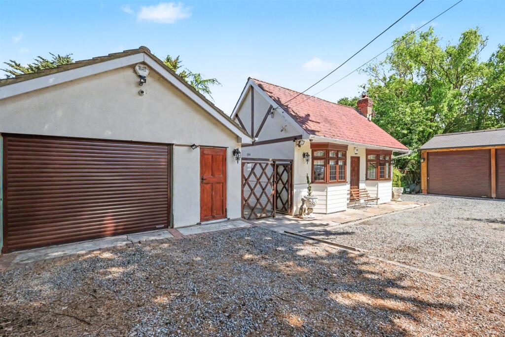 House in Rochford, Hockley - View 4