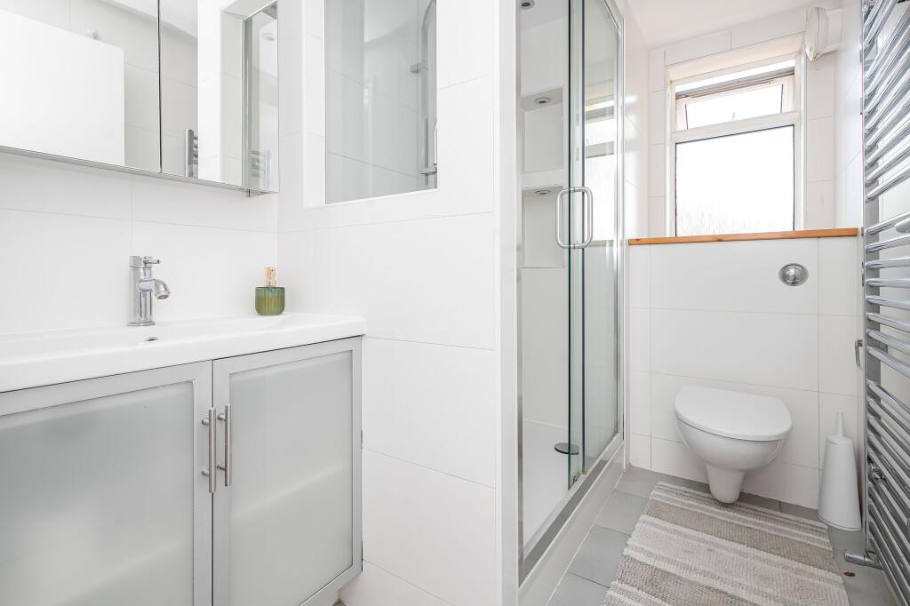 Apartment in London - View 5
