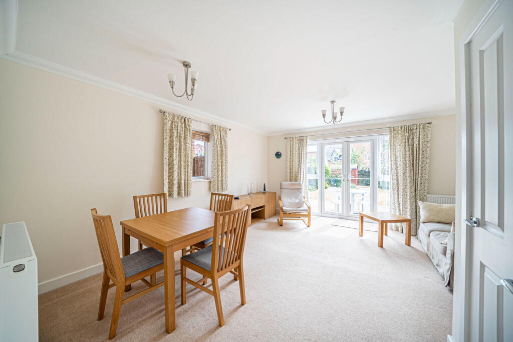 Bluebell Place, Whitchurch, Hampshire, RG28 7FQ photo 4