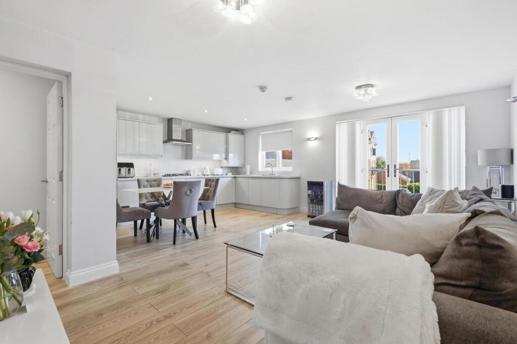 Main image of property: London Road, Hadleigh, Benfleet