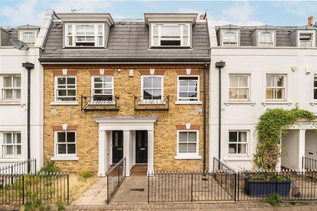 Main image of property: Fernbank Mews, Clapham South