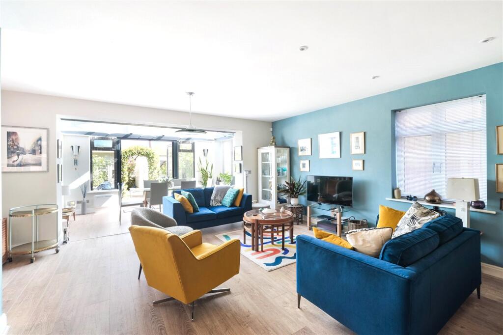 Mimosa Close, Epsom, Surrey, KT17 - View 2