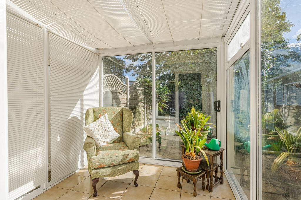 House in Milton Keynes, West Bletchley - View 4