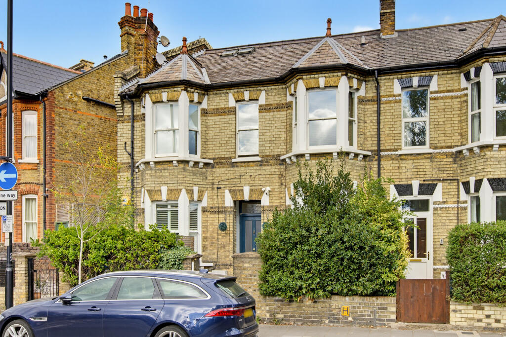 Apartment in London, Hanwell - View 3