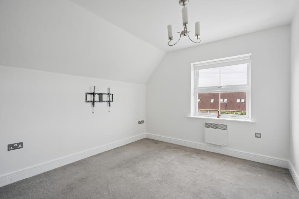 Apartment in Slough - More