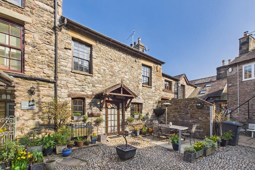 Main image of property: Oak Cottage, St Marys Court, Market Street, Kirkby Lonsdale, LA6 2AU