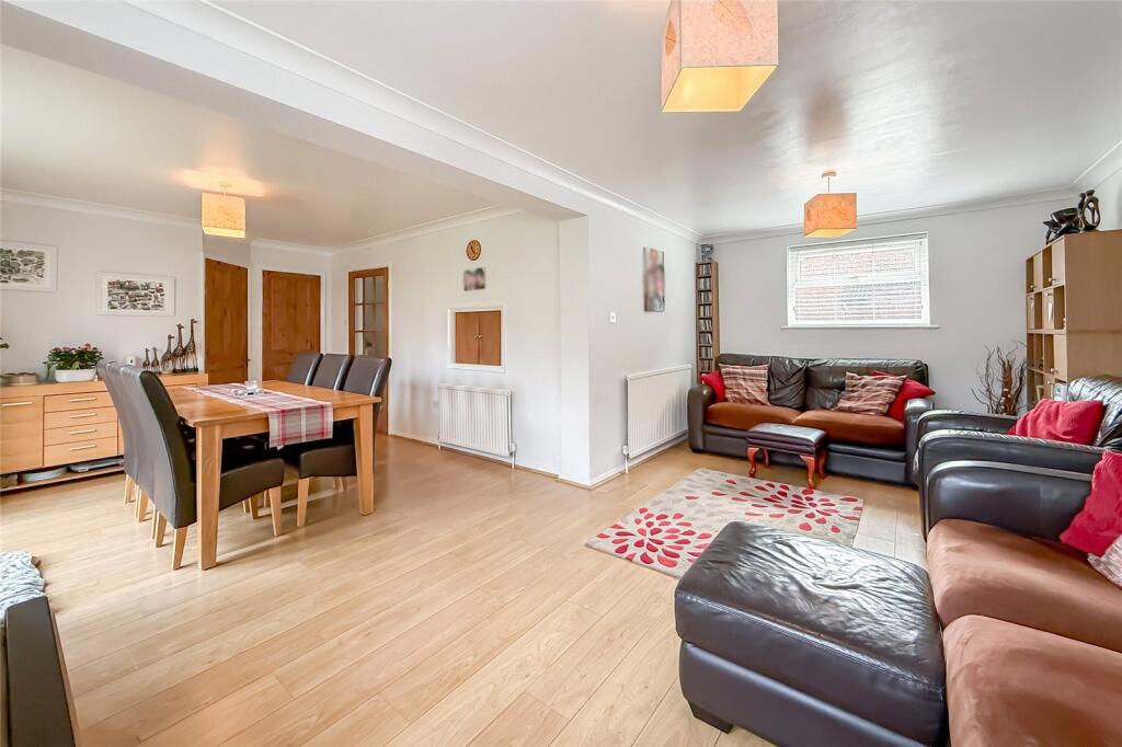 House in St Albans, Jersey Farm, Sandridge - View 3