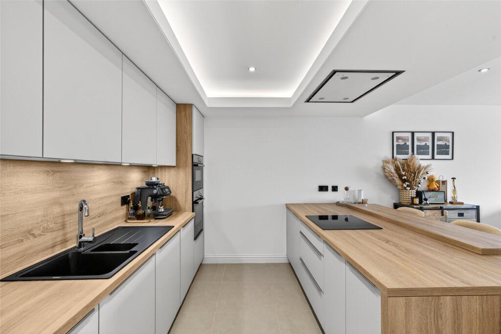 House in Burnley, Hapton - View 4