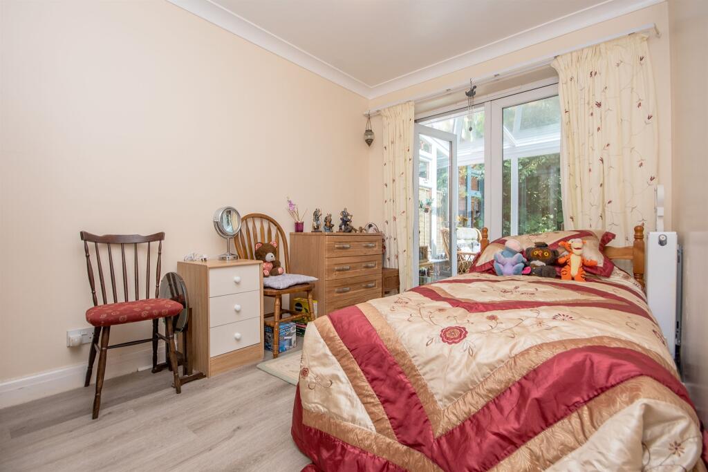 House in Kettering, North Northamptonshire - More
