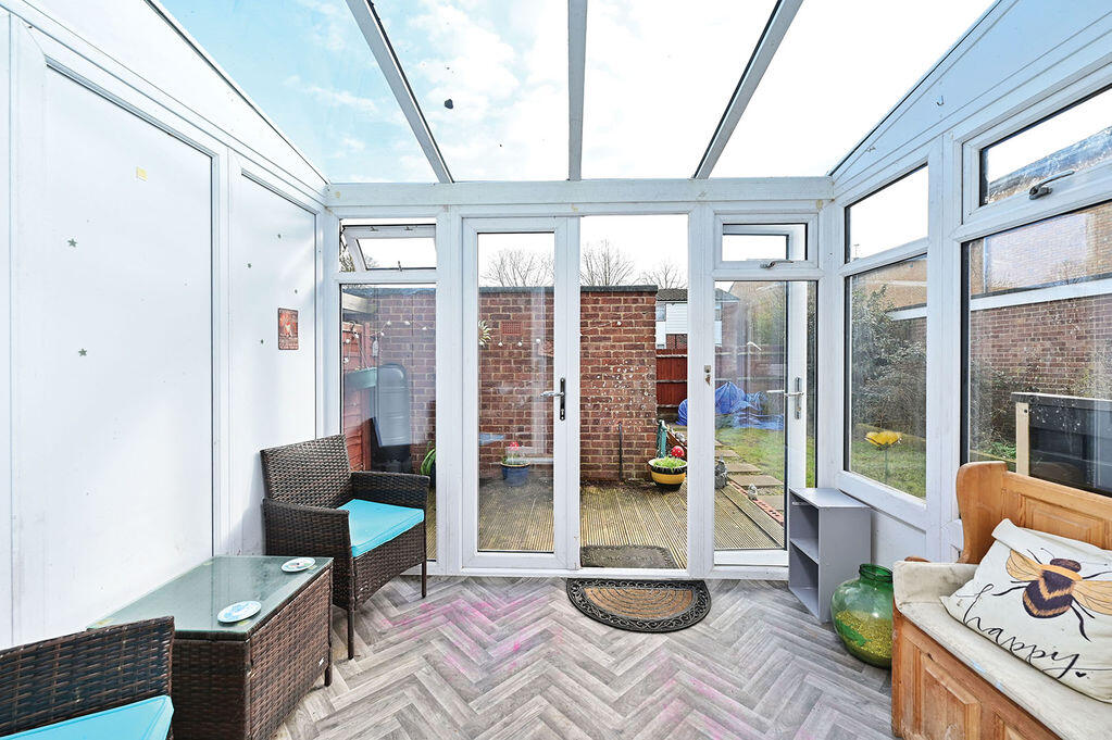 Ascension Close, Popley photo 5