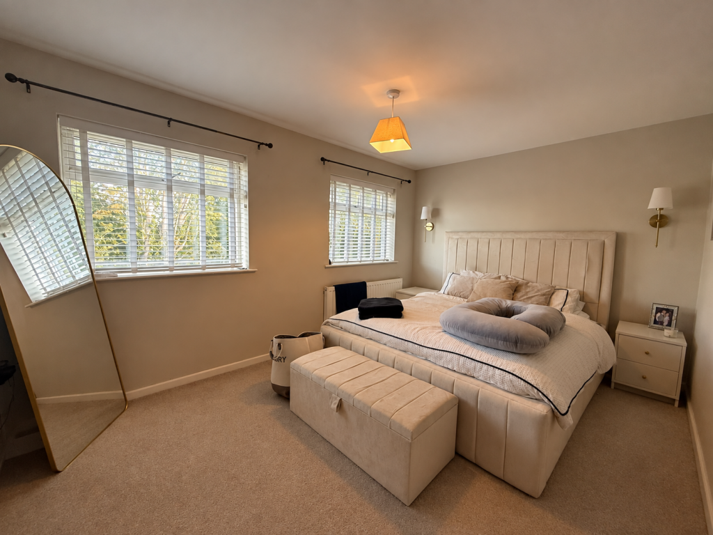 House in Shenstone - More