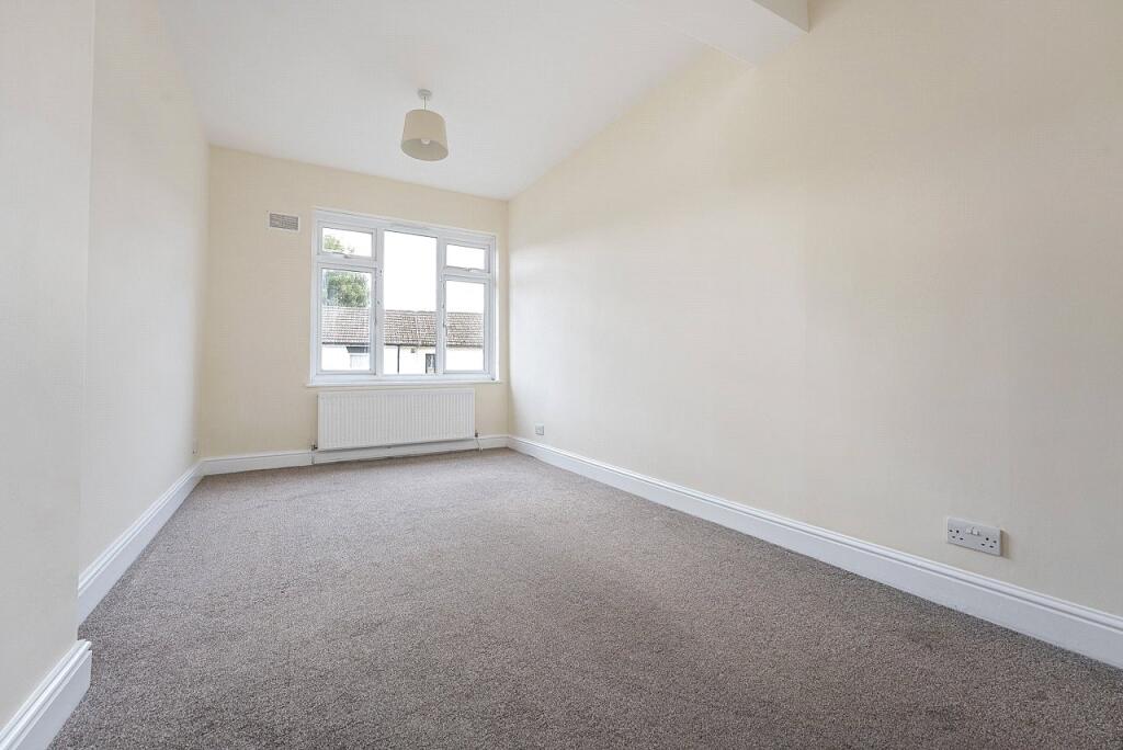 Apartment in Sutton - More