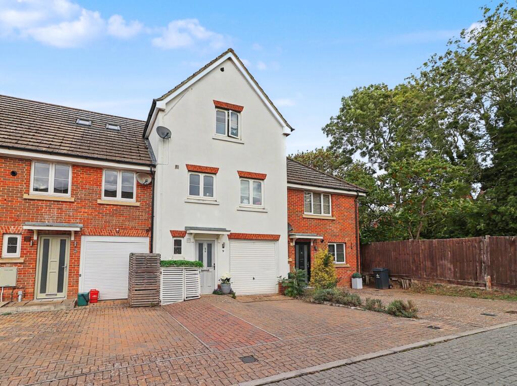 Main image of property: Barclay Gardens, Old Town, Stevenage, Hertfordshire, SG1