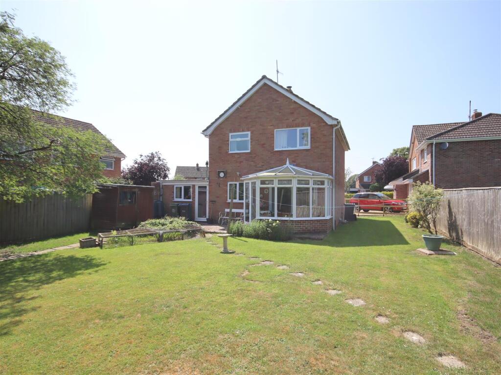 House in Calne, Quemerford - View 2