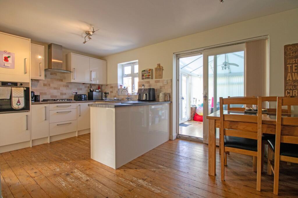 House in Doncaster - View 4