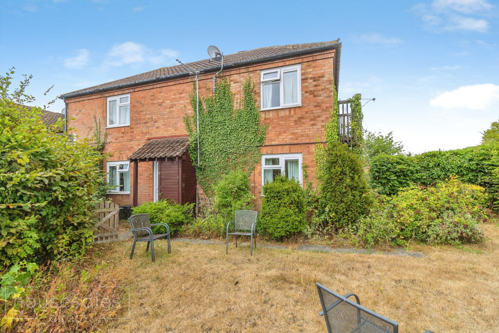 Main image of property: Wheelwrights Mews Neath Hill, Milton Keynes, MK14