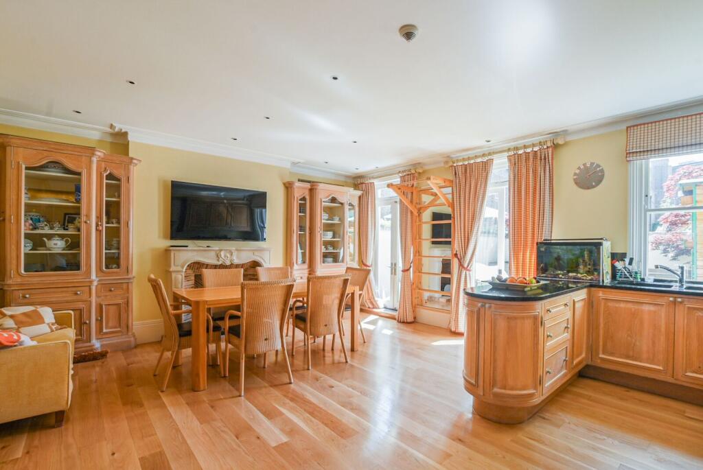 House in London - More