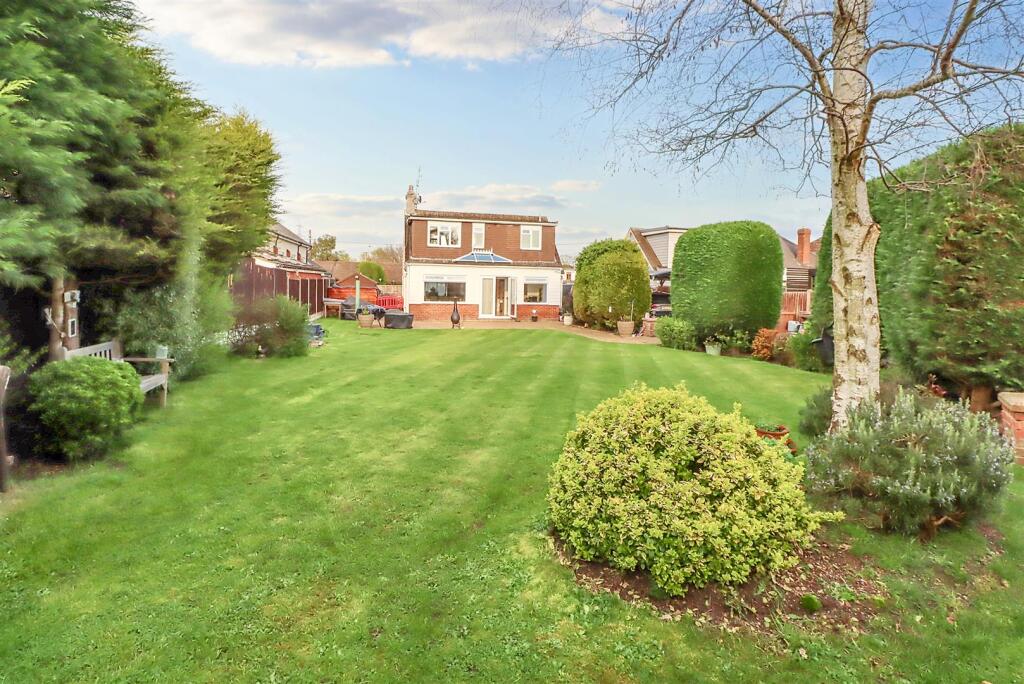 Church End Lane, Runwell, Wickford photo 4