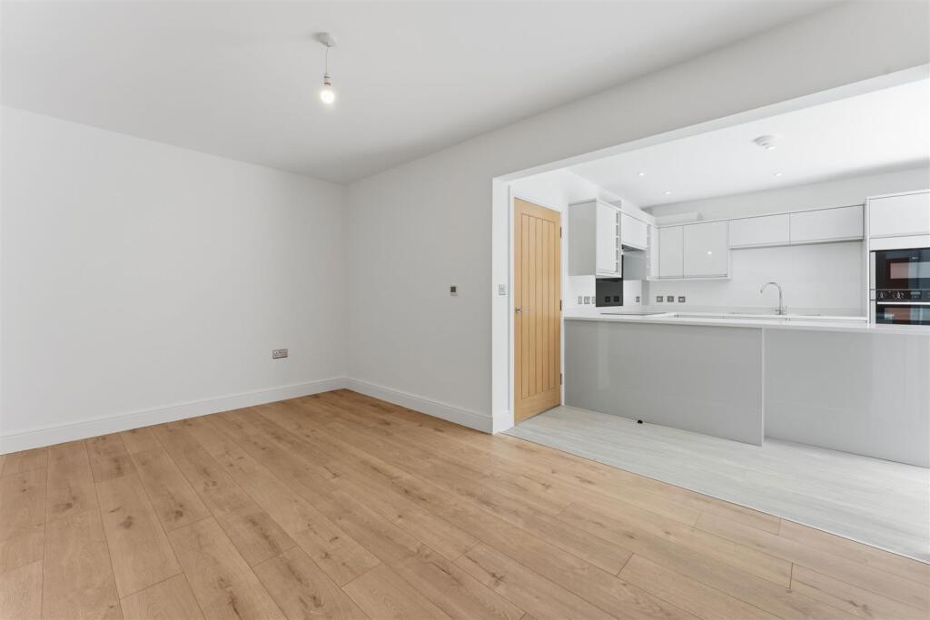 NN16 - Neale Avenue, Kettering - View 4