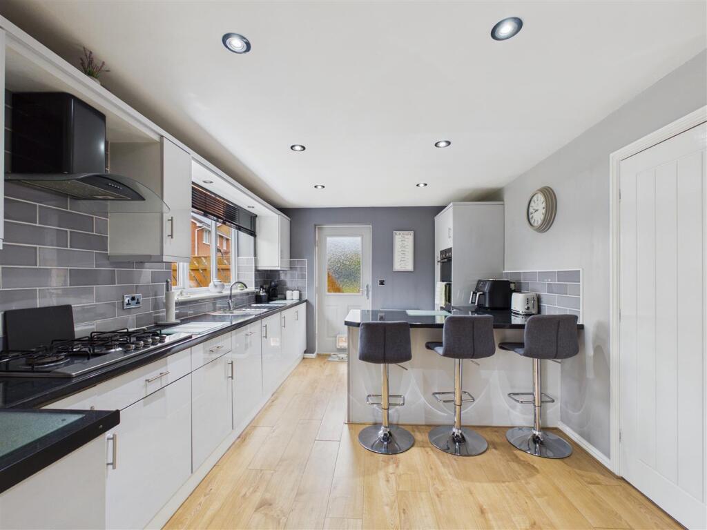 House in Ingleby Barwick, Round Hill, Stockton-on-Tees - View 4