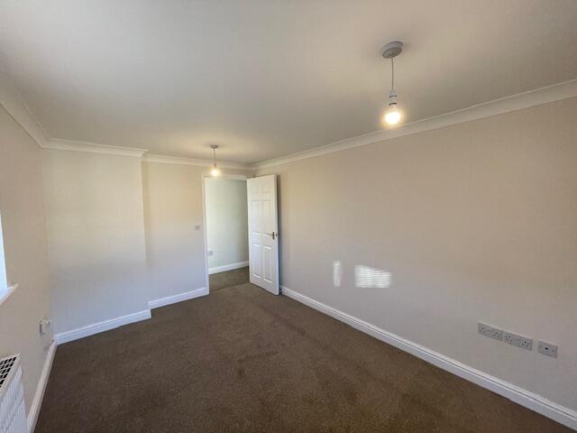 Apartment in Milton Keynes - View 5