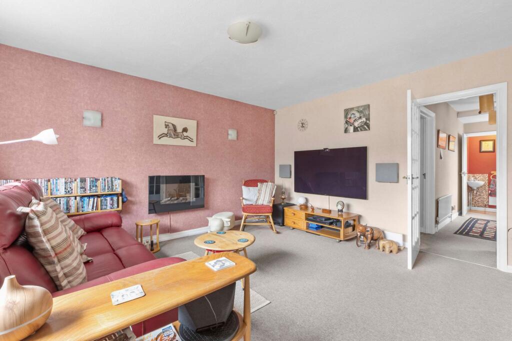 House in Tylers Green, Chepping Wycombe - View 5