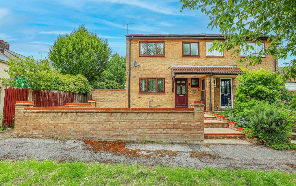 Main image of property: Dowling Court, Hemel Hempstead, HP3